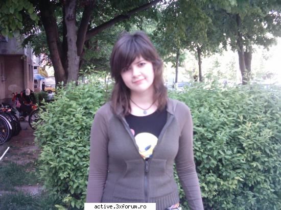 me again:d daca esti ascultator radio active pune-ti poza ta aici !!