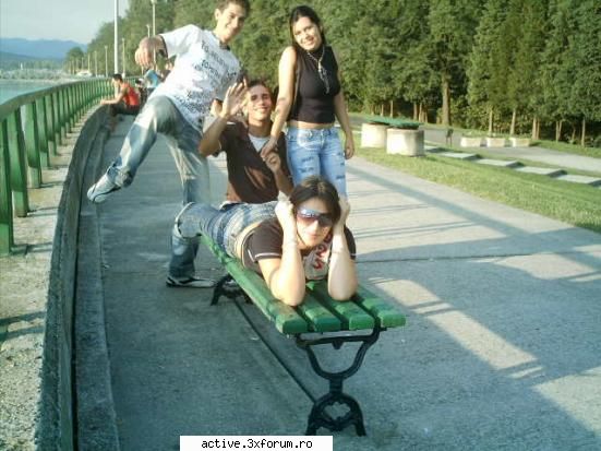 in curand o primesc o replica de genu' : 