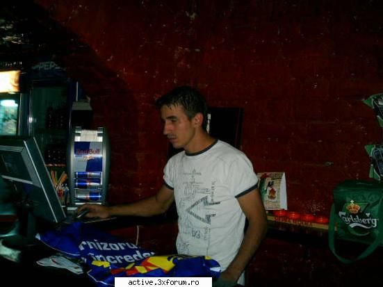 shi ia uite ca mai vin...dj mixing in club hook! daca esti ascultator radio active pune-ti poza ta